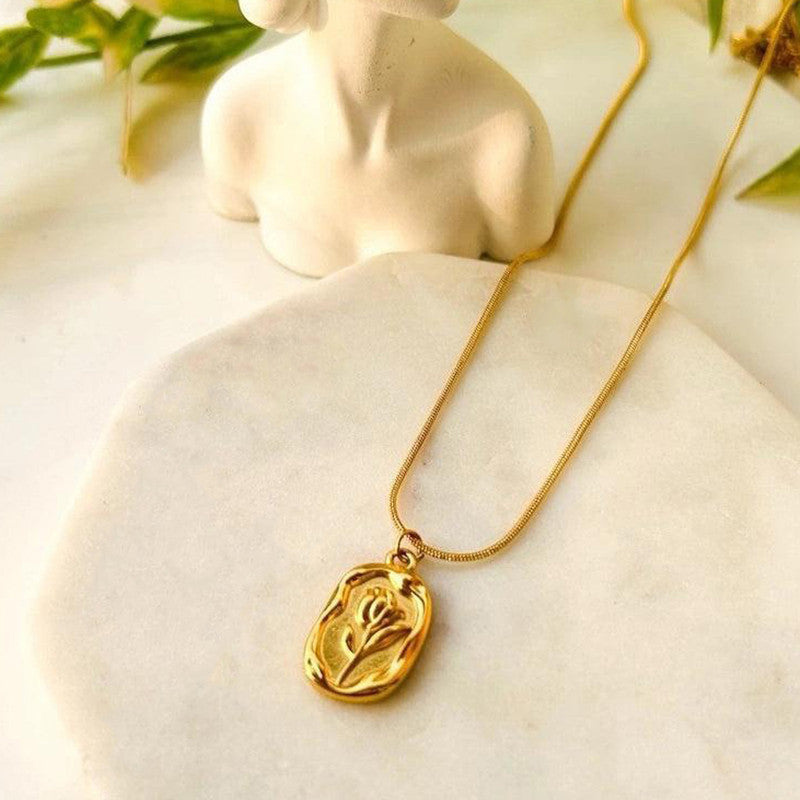 Rose Whisper Necklace