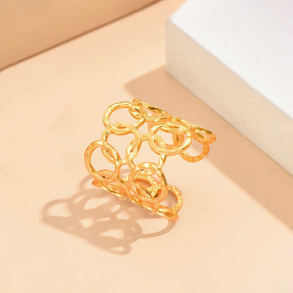Radiant Loop Harmony Ring