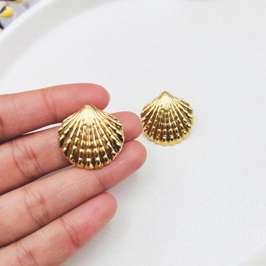 Elegant Gold Seashell Earrings for Women