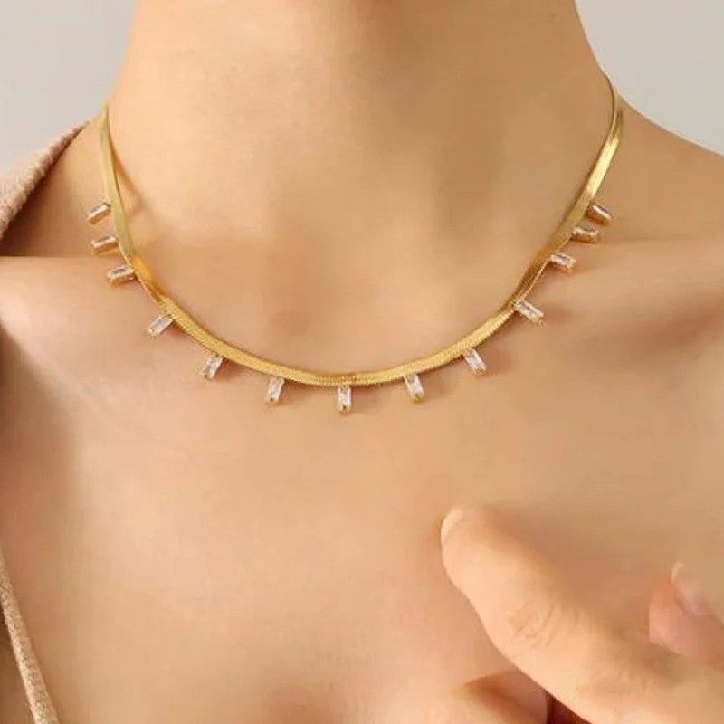 Minimal Gold Choker Necklace with Crystal Drops