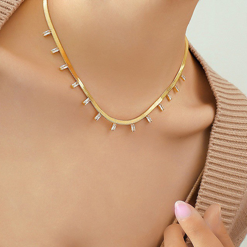Minimal Gold Choker Necklace with Crystal Drops