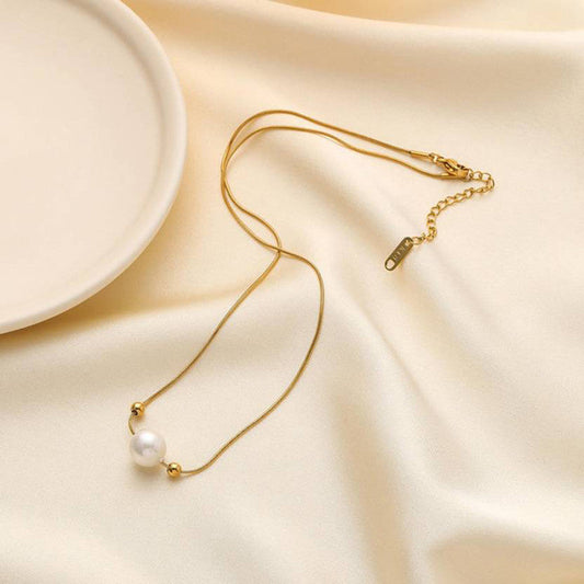 Minimal Gold Necklace with Pearl Accent