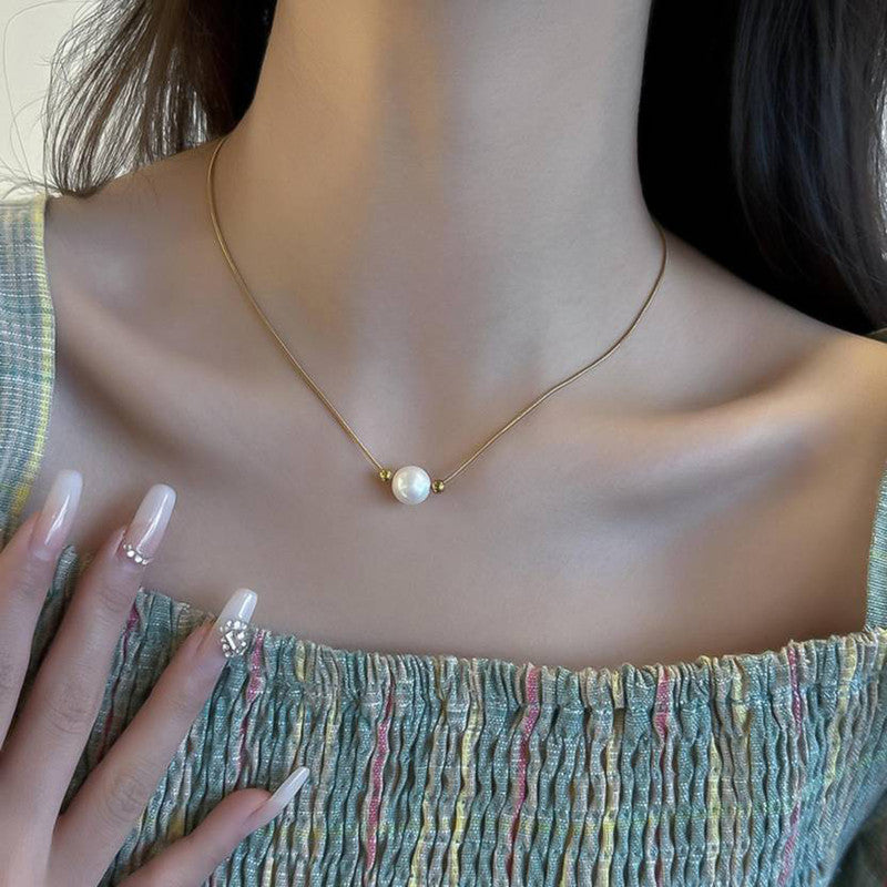 Minimal Gold Necklace with Pearl Accent