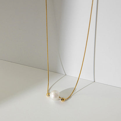 Minimal Gold Necklace with Pearl Accent