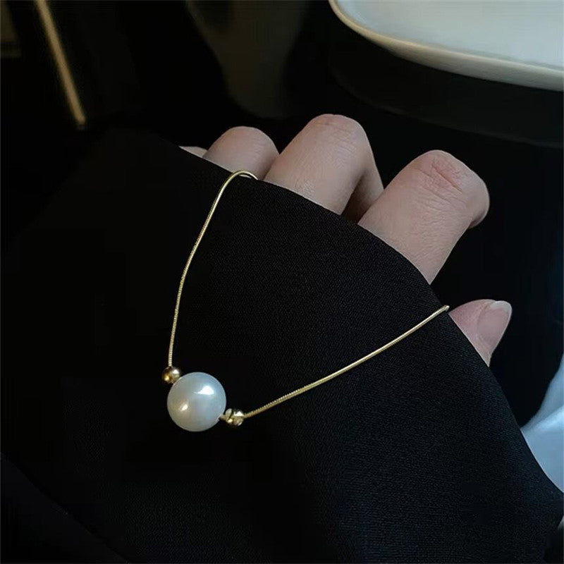 Minimal Gold Necklace with Pearl Accent