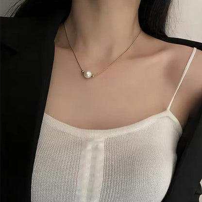 Minimal Gold Necklace with Pearl Accent