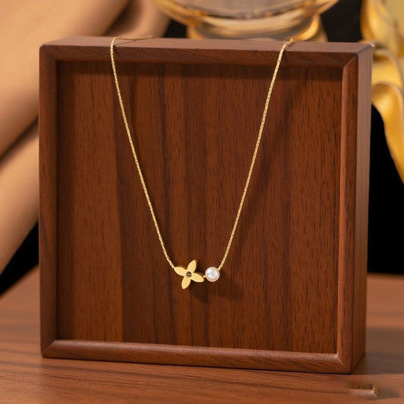 Minimal Gold Flower Necklace with Pearl Detail