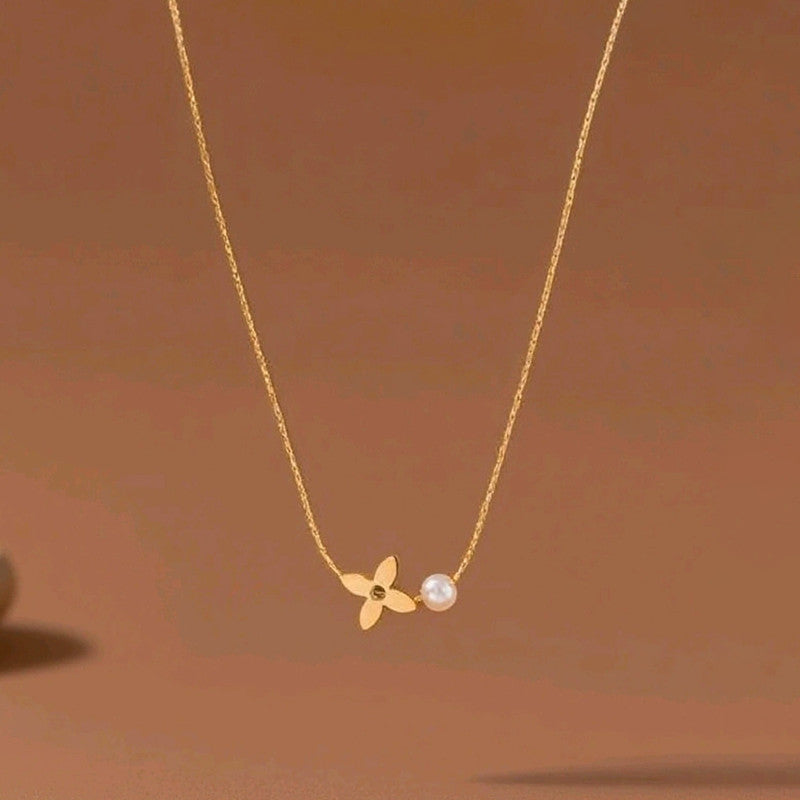 Minimal Gold Flower Necklace with Pearl Detail