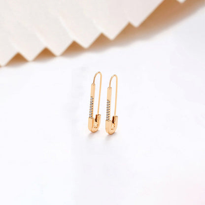 Minimal Paperclip Link Drop Earrings – Modern Chic Statement
