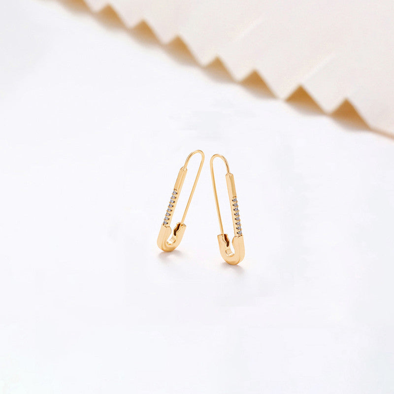 Minimal Paperclip Link Drop Earrings – Modern Chic Statement