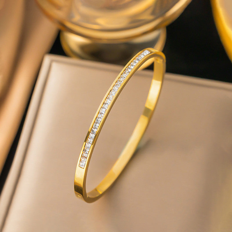 Minimal Gold Bangle with Crystal Detail