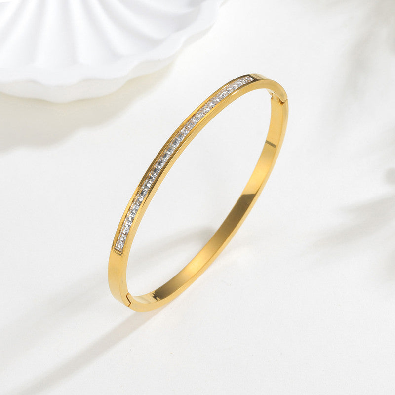 Minimal Gold Bangle with Crystal Detail