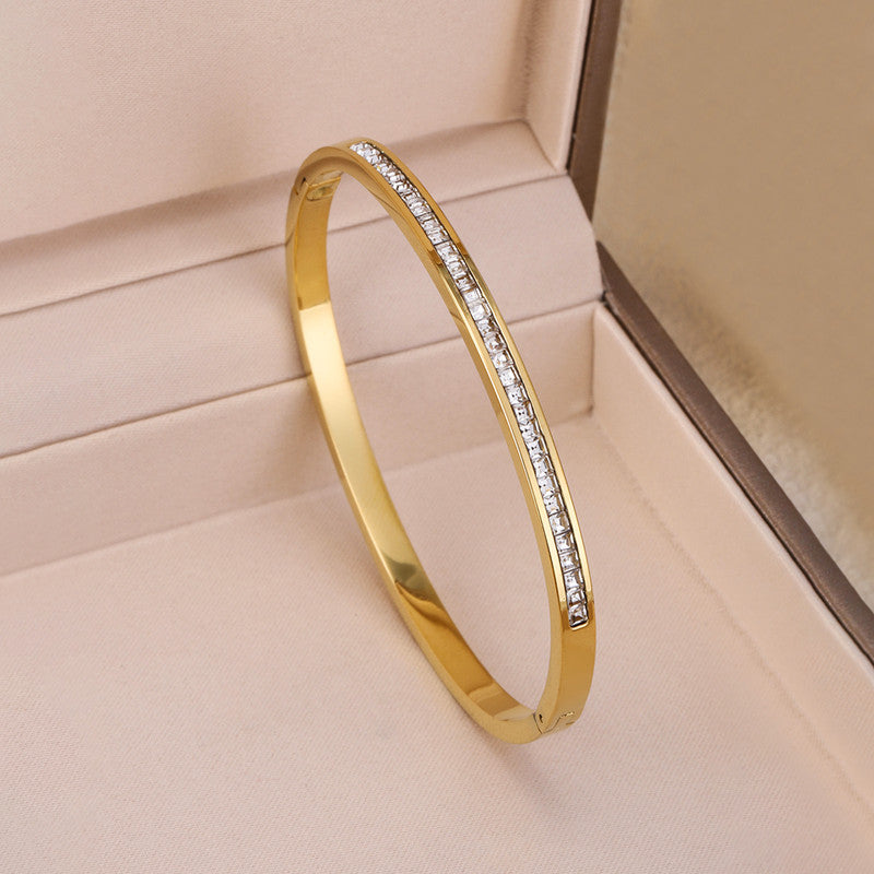Minimal Gold Bangle with Crystal Detail