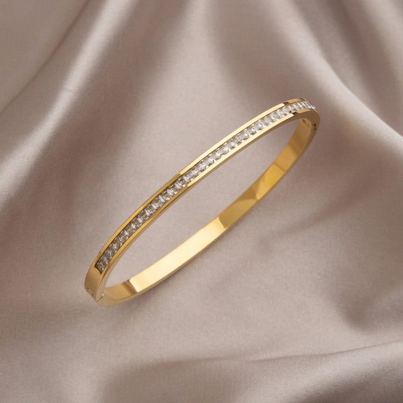 Minimal Gold Bangle with Crystal Detail